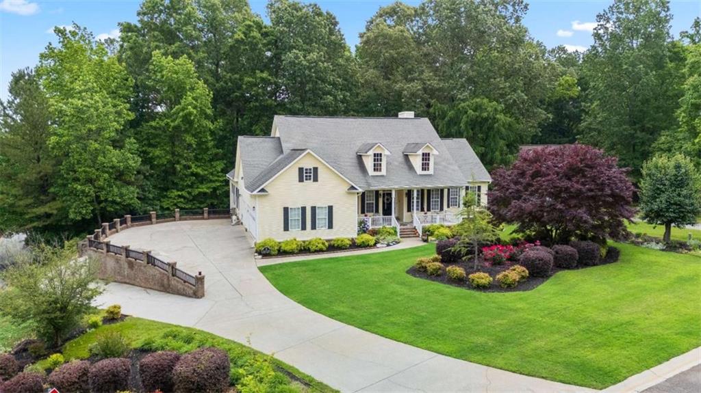 5 WOODLAND BRIDGE Drive