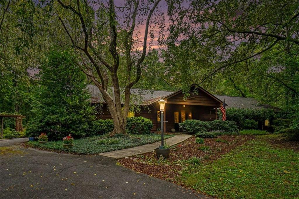 25 Woodall Rd Se
