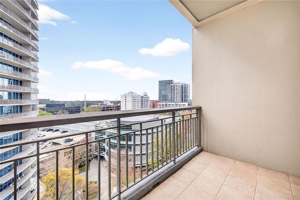 3334 Peachtree Road NE 905