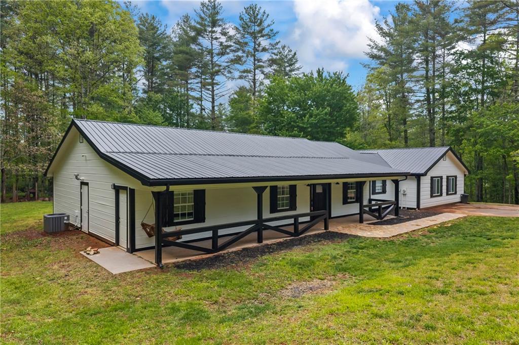 435 Dogwood Way