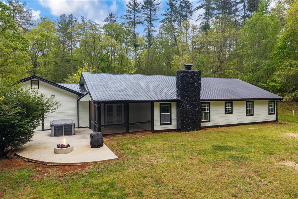 435 Dogwood Way