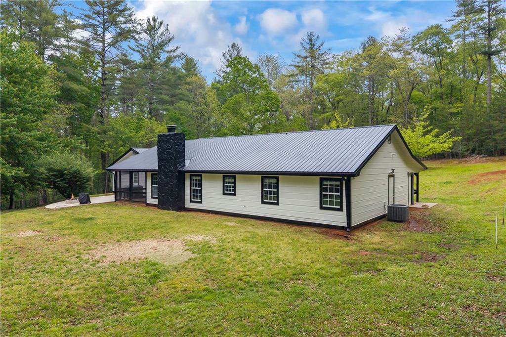 435 Dogwood Way