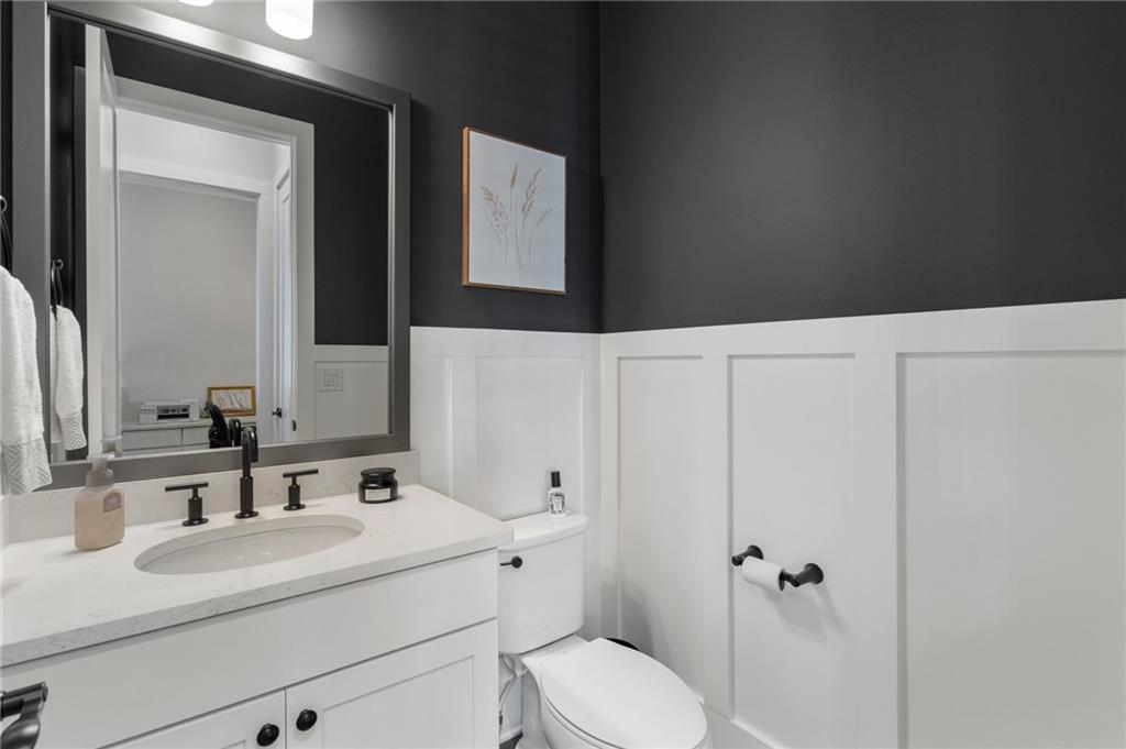 825 Maplewood Drive, Roswell, Georgia image 11
