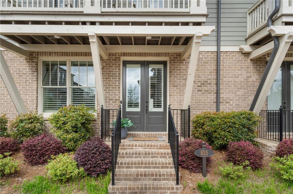 825 Maplewood Drive, Roswell, Georgia image 3