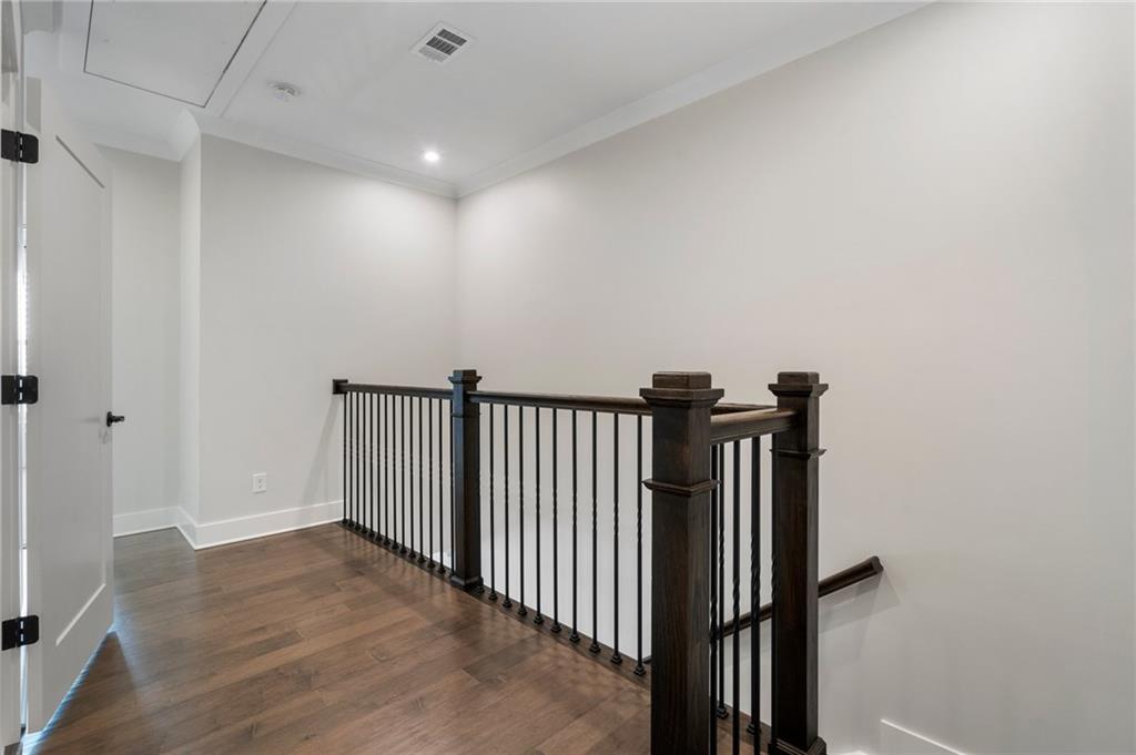 825 Maplewood Drive, Roswell, Georgia image 29