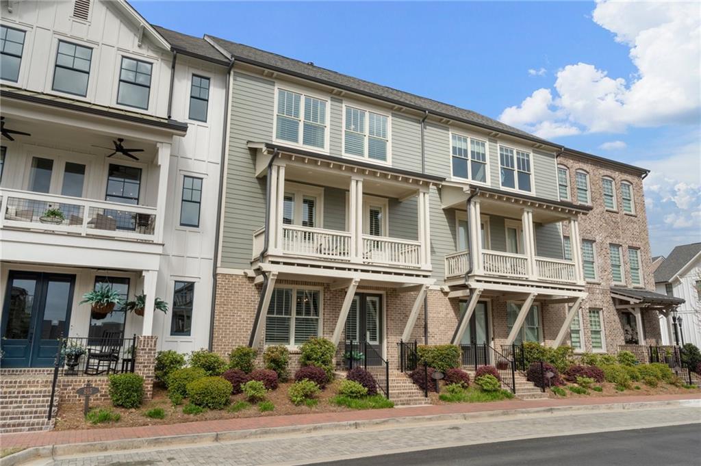 825 Maplewood Drive, Roswell, Georgia image 2