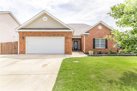 Homes For Rent - 104 Bryce Drive<br/> Warner Robins, GA 31088