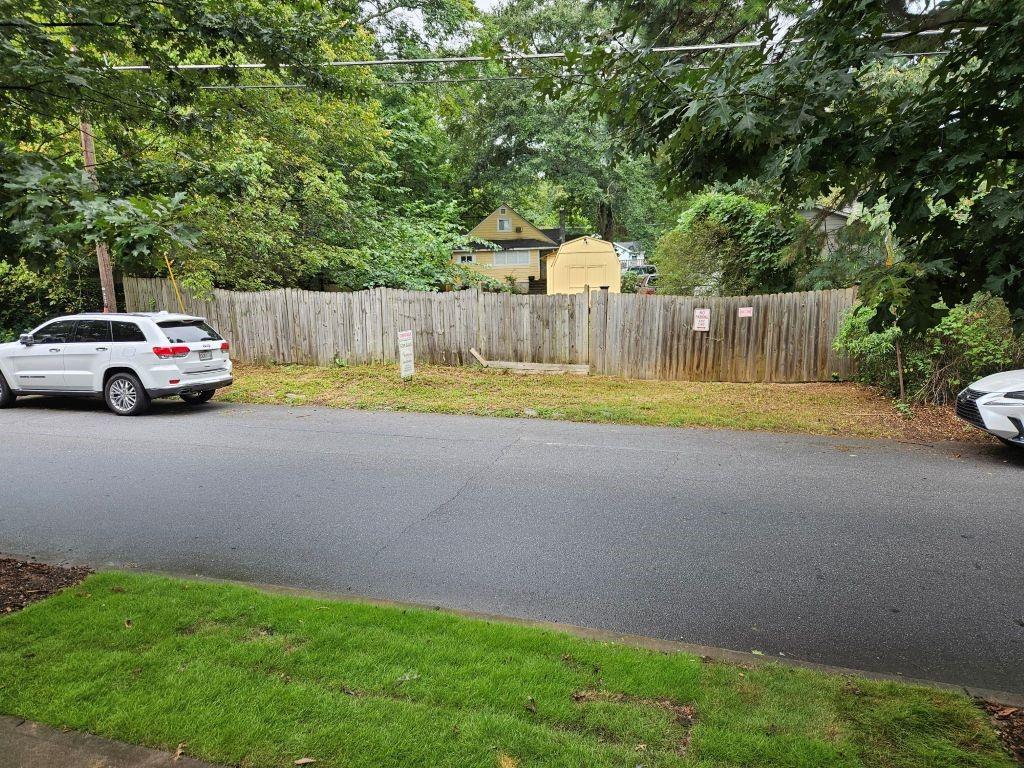 Buildable lot with recent comparable properties that show good ROI. Desirable area near The Beltline. The lot lays well with gentle slope upward from street. Close to Grant Park and Ormewood Park.