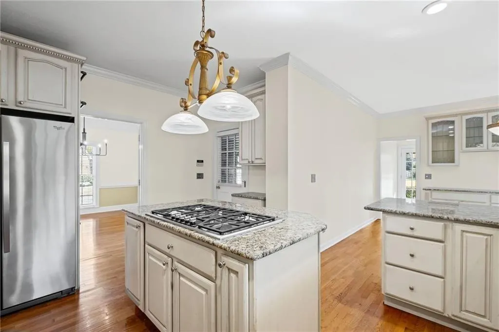 Marietta, Georgia 30062, United States, 5 Bedrooms Bedrooms, ,4 BathroomsBathrooms,Residential,Active,240464