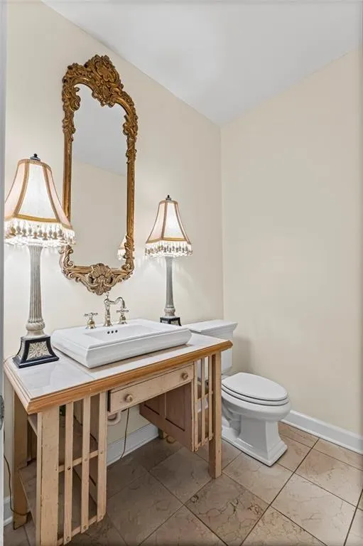 Marietta, Georgia 30062, United States, 5 Bedrooms Bedrooms, ,4 BathroomsBathrooms,Residential,Active,240464