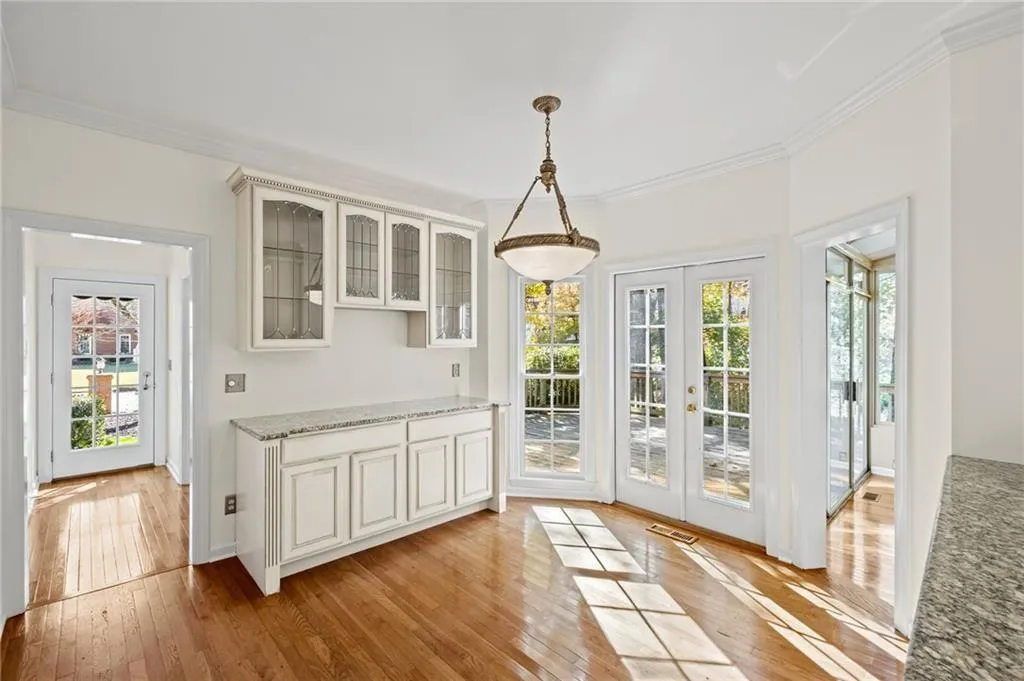 Marietta, Georgia 30062, United States, 5 Bedrooms Bedrooms, ,4 BathroomsBathrooms,Residential,Active,240464