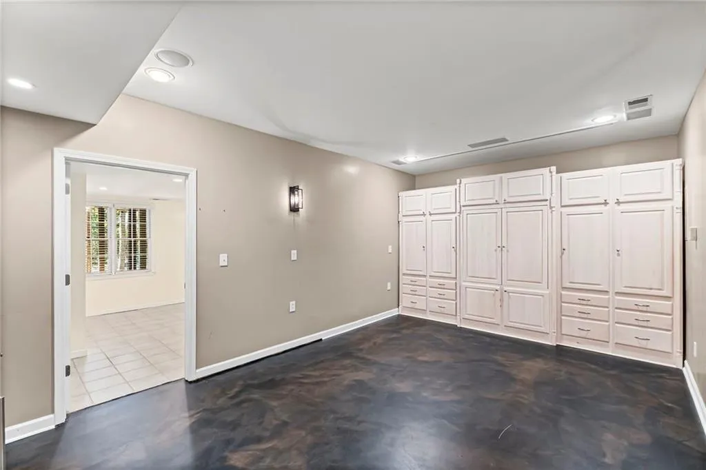 Marietta, Georgia 30062, United States, 5 Bedrooms Bedrooms, ,4 BathroomsBathrooms,Residential,Active,240464