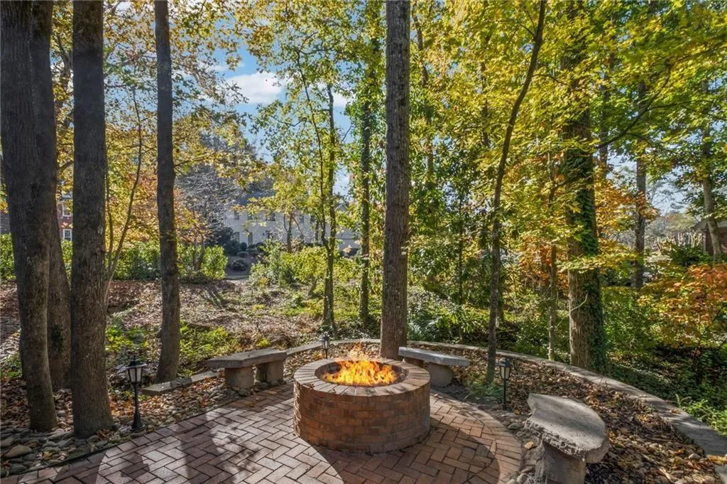 Marietta, Georgia 30062, United States, 5 Bedrooms Bedrooms, ,4 BathroomsBathrooms,Residential,Active,240464