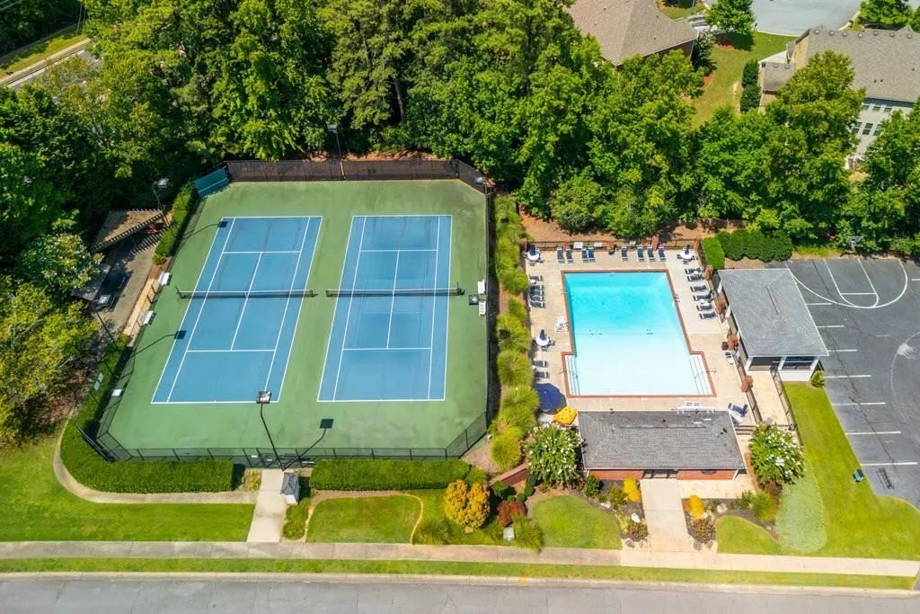 Marietta, Georgia 30062, United States, 5 Bedrooms Bedrooms, ,4 BathroomsBathrooms,Residential,Active,240464