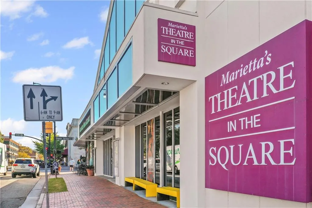 Marietta, Georgia 30062, United States, 5 Bedrooms Bedrooms, ,4 BathroomsBathrooms,Residential,Active,240464