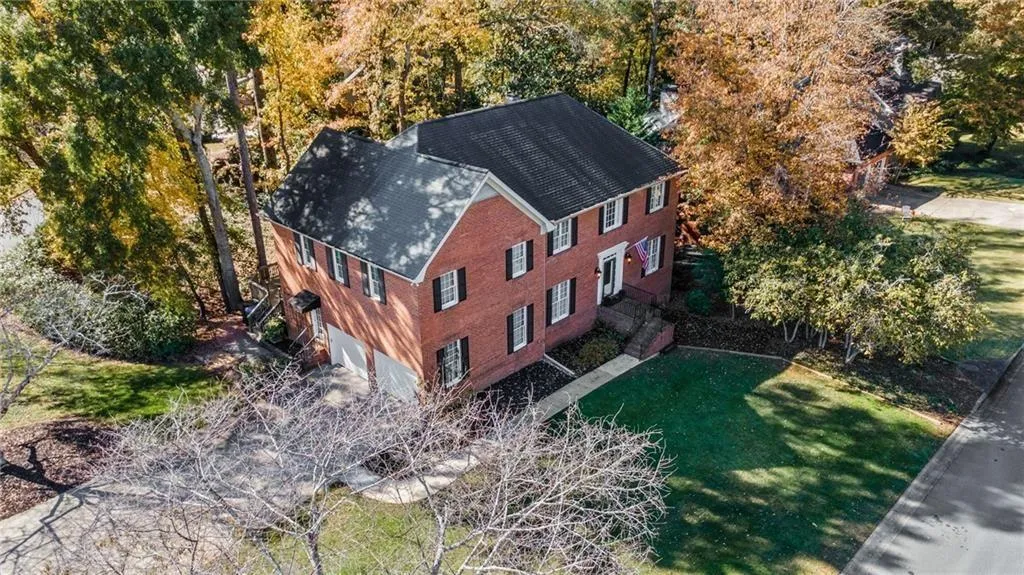 Marietta, Georgia 30062, United States, 5 Bedrooms Bedrooms, ,4 BathroomsBathrooms,Residential,Active,240464