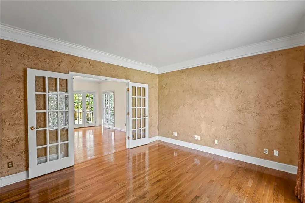 Marietta, Georgia 30062, United States, 5 Bedrooms Bedrooms, ,4 BathroomsBathrooms,Residential,Active,240464