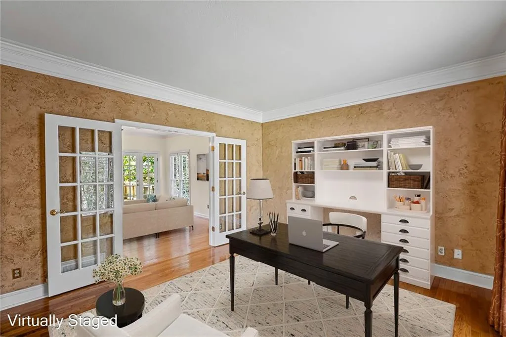 Marietta, Georgia 30062, United States, 5 Bedrooms Bedrooms, ,4 BathroomsBathrooms,Residential,Active,240464