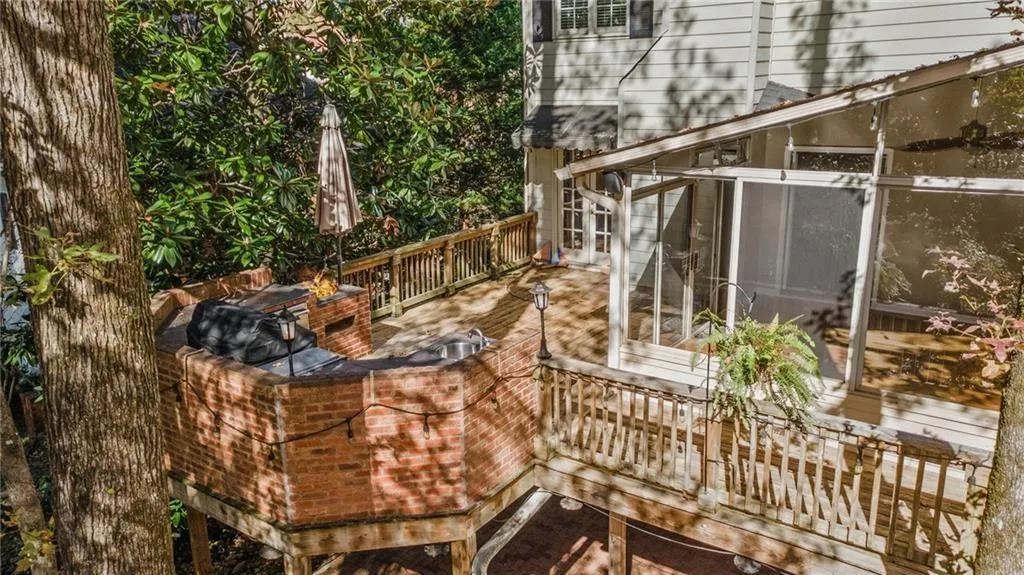 Marietta, Georgia 30062, United States, 5 Bedrooms Bedrooms, ,4 BathroomsBathrooms,Residential,Active,240464