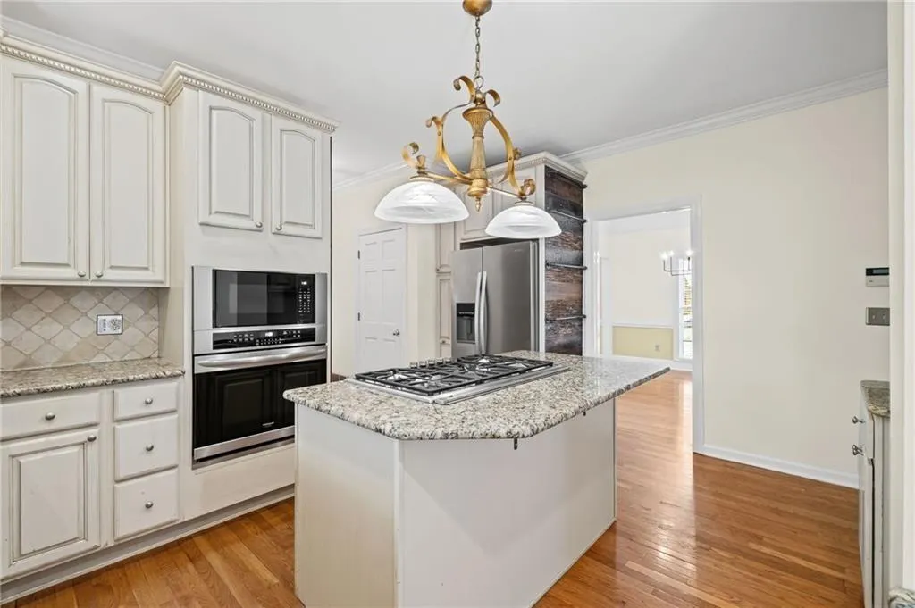 Marietta, Georgia 30062, United States, 5 Bedrooms Bedrooms, ,4 BathroomsBathrooms,Residential,Active,240464