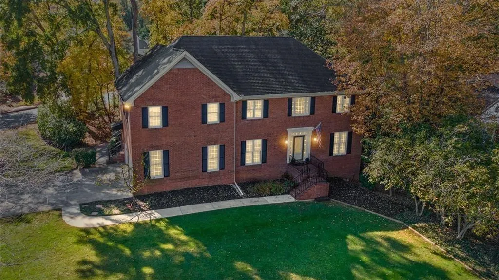 Marietta, Georgia 30062, United States, 5 Bedrooms Bedrooms, ,4 BathroomsBathrooms,Residential,Active,240464