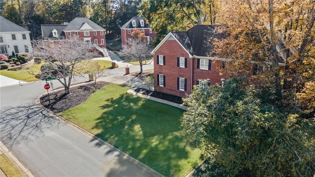 Marietta, Georgia 30062, United States, 5 Bedrooms Bedrooms, ,4 BathroomsBathrooms,Residential,Active,240464