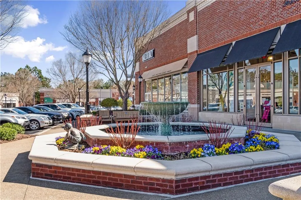 Marietta, Georgia 30062, United States, 5 Bedrooms Bedrooms, ,4 BathroomsBathrooms,Residential,Active,240464