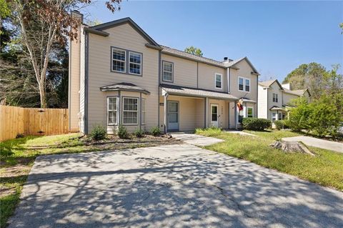 Townhouse For Sale - 2898 Lakemont Drive<br/> Marietta, GA 30060