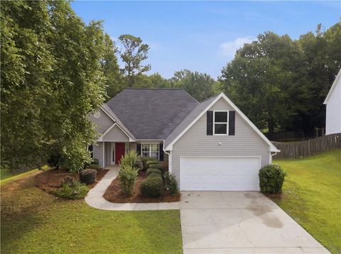Homes For Sale - 2500 Huntington Drive<br/> Loganville, GA 30052