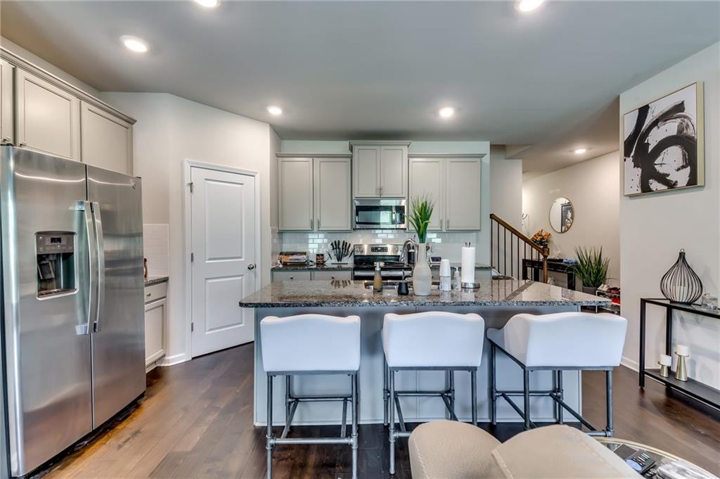 7091 Gladstone Circle