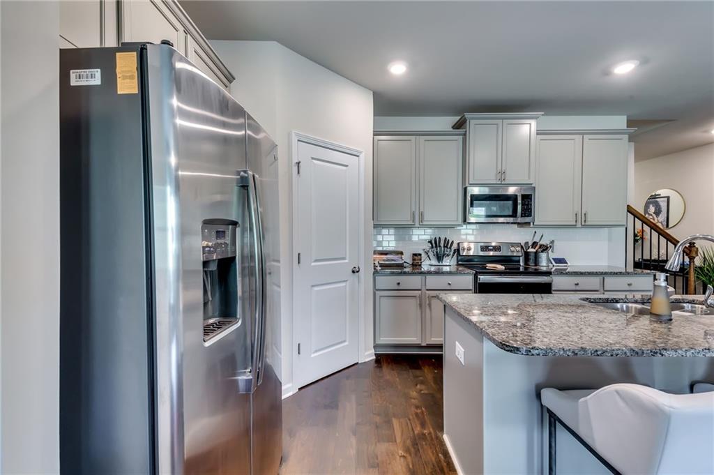 7091 Gladstone Circle