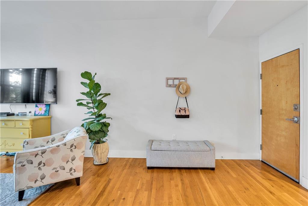 15 Waddell Street 204
