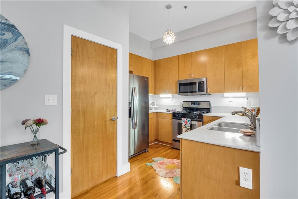 15 Waddell Street 204
