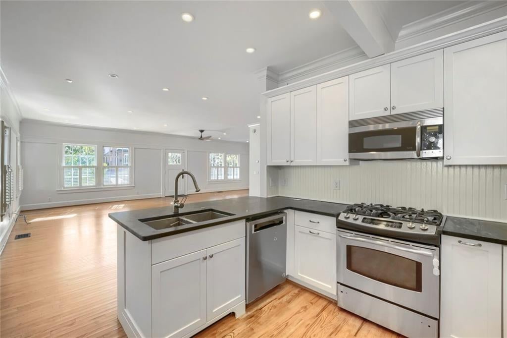 534 Ponce De Leon Place