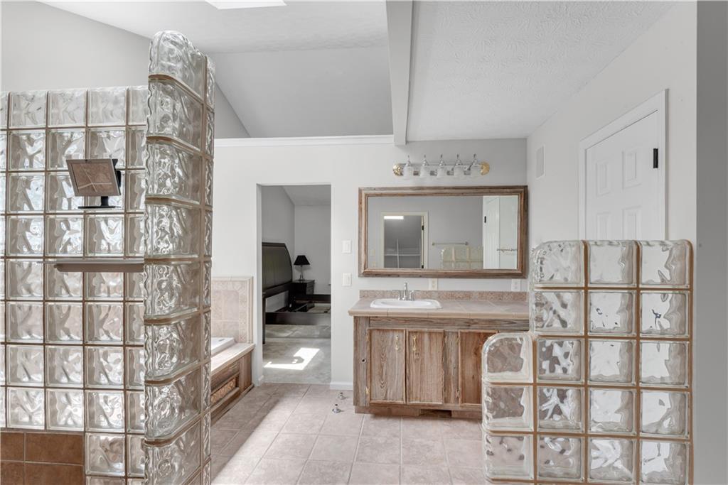 Wallace Woods - Residential Lease