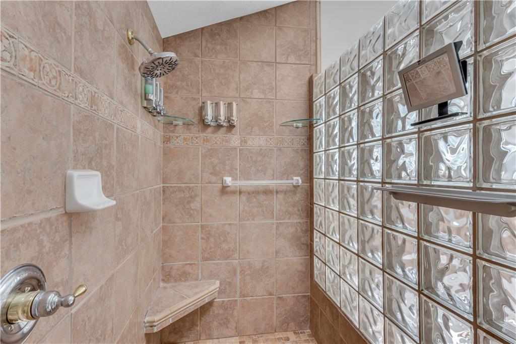 Wallace Woods - Residential Lease