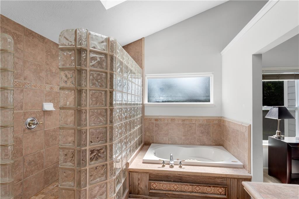 Wallace Woods - Residential Lease