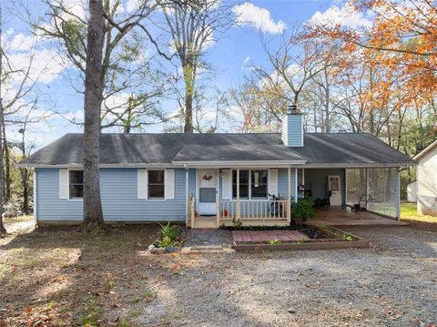 A home in Dawsonville