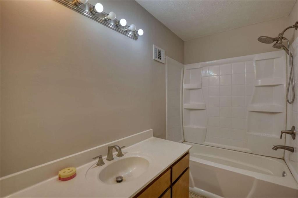 3312 Crossing Drive, Snellville, Georgia image 36