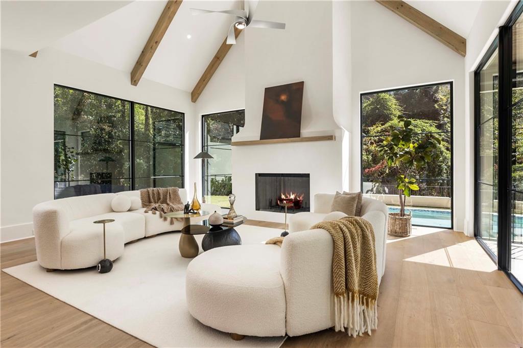 388 Londonberry Rd NW