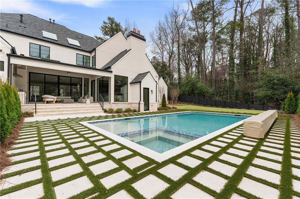388 Londonberry Rd NW
