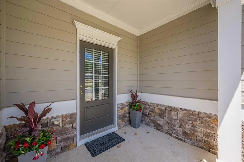 Canton, Georgia 30115, United States, 6 Bedrooms Bedrooms, ,4 BathroomsBathrooms,Residential,Active,116894