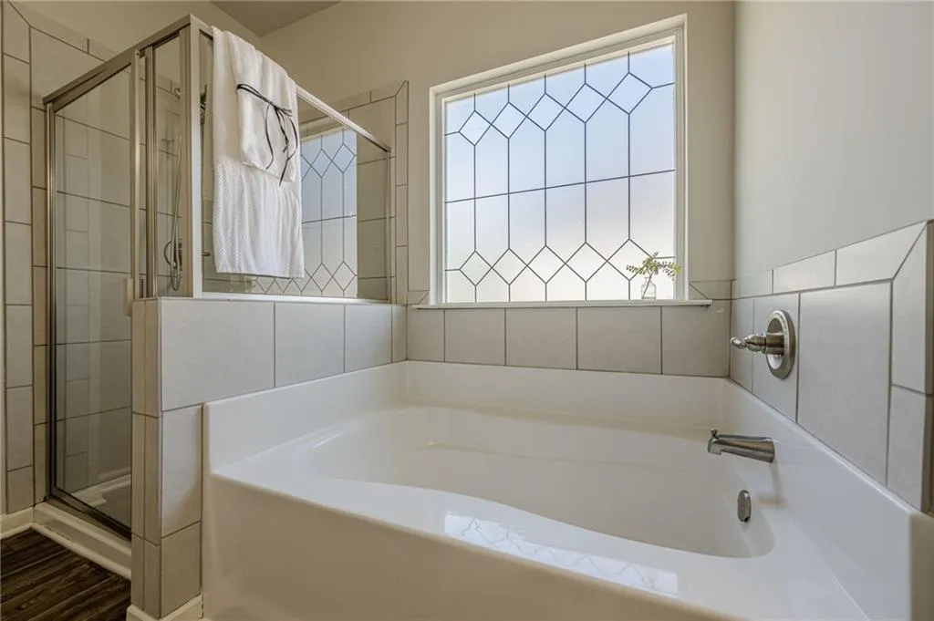 Canton, Georgia 30115, United States, 6 Bedrooms Bedrooms, ,4 BathroomsBathrooms,Residential,Active,116894