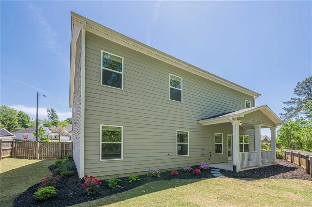 Canton, Georgia 30115, United States, 6 Bedrooms Bedrooms, ,4 BathroomsBathrooms,Residential,Active,116894