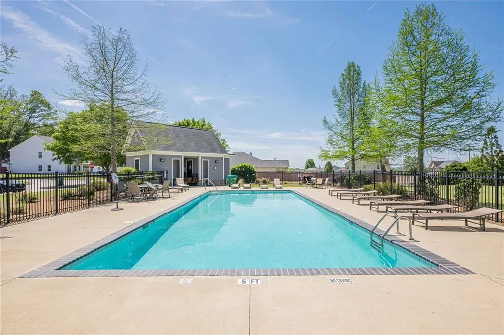 Canton, Georgia 30115, United States, 6 Bedrooms Bedrooms, ,4 BathroomsBathrooms,Residential,Active,116894