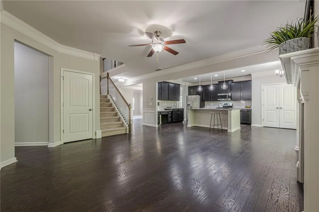 Canton, Georgia 30115, United States, 6 Bedrooms Bedrooms, ,4 BathroomsBathrooms,Residential,Active,116894