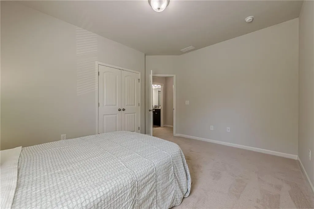 Canton, Georgia 30115, United States, 6 Bedrooms Bedrooms, ,4 BathroomsBathrooms,Residential,Active,116894