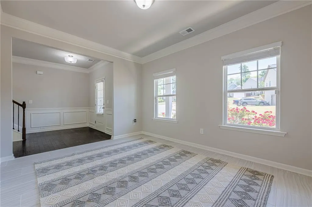 Canton, Georgia 30115, United States, 6 Bedrooms Bedrooms, ,4 BathroomsBathrooms,Residential,Active,116894