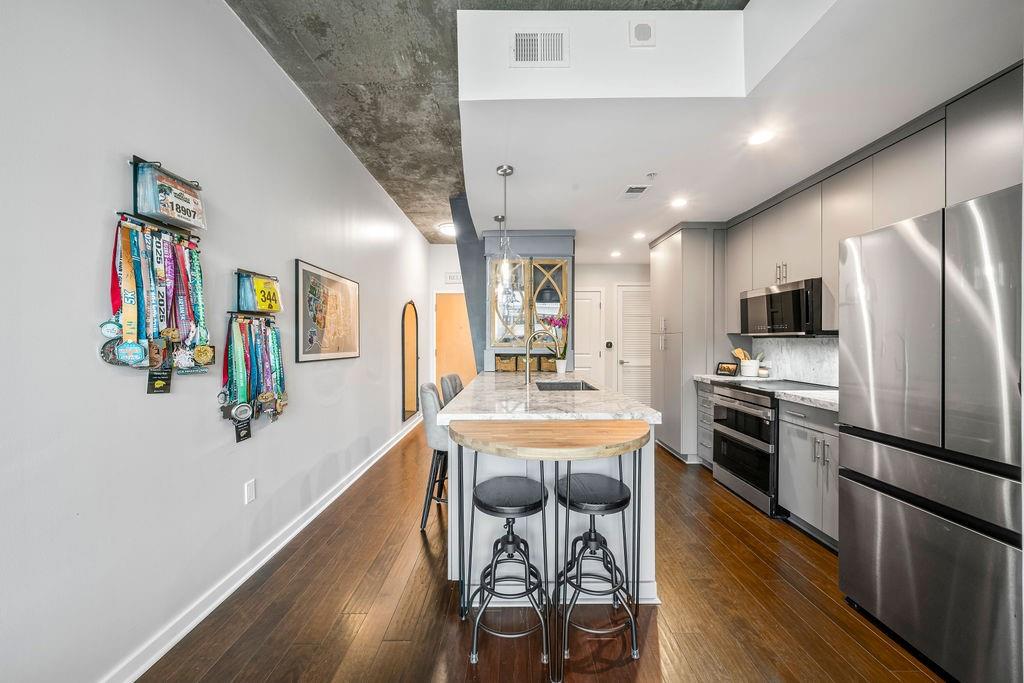 860 Peachtree Street NE 711