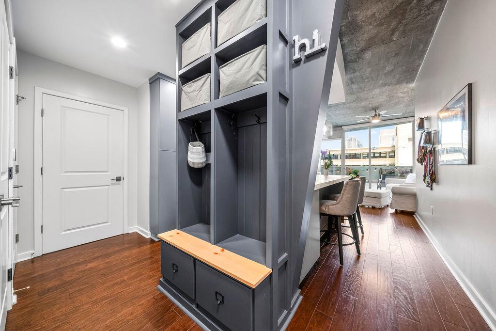 860 Peachtree Street NE 711